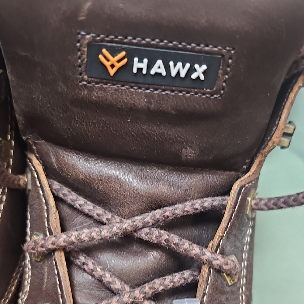 Brown Chukka Boots with Soft Leather and Moc-Toe Design - Picture 2 of 6